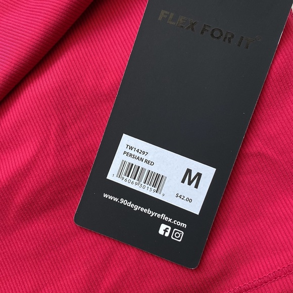 NWT 90 Degree Ribbed Cropped Top Tank - Medium - Picture 6 of 7